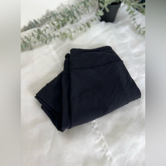 lululemon athletica Pants - Lululemon Wunder Under Hi-Rise 7/8 Tight Black Size 4